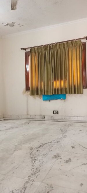 Building Lobby in 1 BHK Builder Floor at Greater Kailash I – for Rent