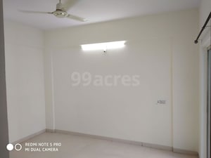 Room in 2 BHK Apartment at Kumar Primavera, Wadgaon Sheri – for Rent