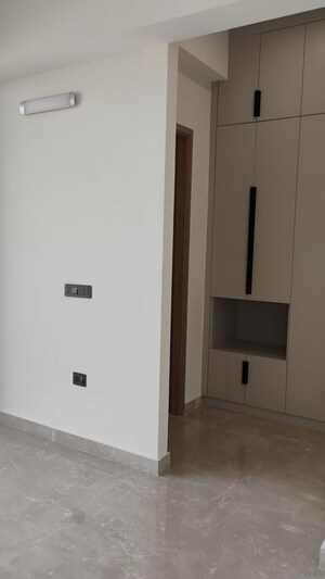 Furnished Amenities in 4 BHK Apartment at Eldeco Trinity, Gomti Nagar – for Sale