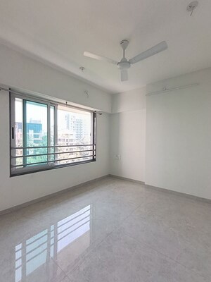 Room in 2 BHK Apartment at Shubhjivan Sianna Heights, Borivali West – for Rent
