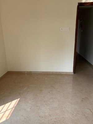 Room in 2 BHK Apartment at Mamta Apartment Andheri, Andheri West – for Rent