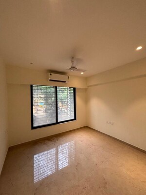 Room in 2 BHK Apartment at Mamta Apartment Andheri, Andheri West – for Rent