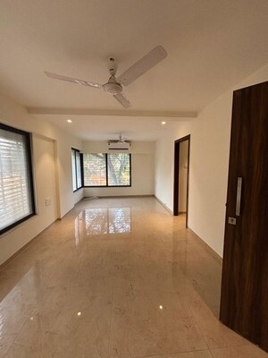 Building Lobby in 2 BHK Apartment at Mamta Apartment Andheri, Andheri West – for Rent