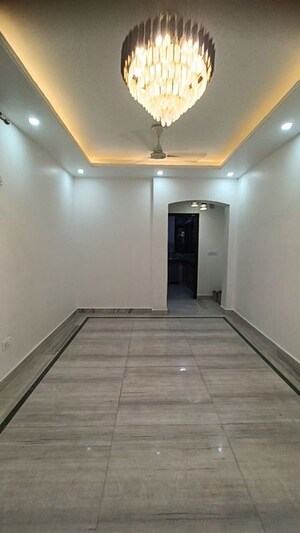 Room in 2 BHK Builder Floor at Panchsheel Vihar – for Rent