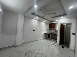 Room in 1 BHK Builder Floor at Saket – for Rent