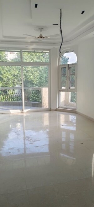 3 BHK Apartment For Rent in Defence Colony
