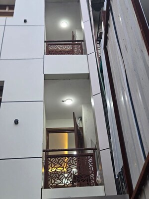 Furnished Amenities in 2 BHK Builder Floor at Malviya Nagar – for Rent
