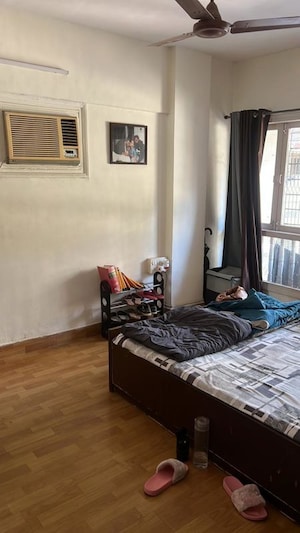 Bedroom in 2 BHK Apartment at Garden View CHS Andheri, Andheri West – for Rent