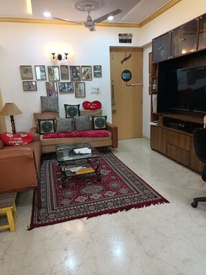 Living Room in 2 BHK Apartment at Dn Nagar – for Rent