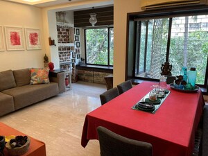 Bedroom in 2 BHK Apartment at Bandra West – for Rent