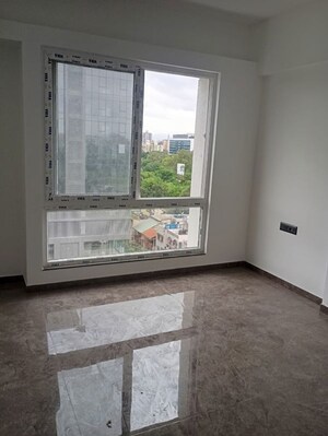 Room in 3 BHK Apartment at Shroff Aureta, Koregaon Park Annexe – for Rent