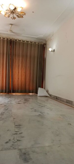 2 BHK Builder Floor For Rent in Dayanand Colony