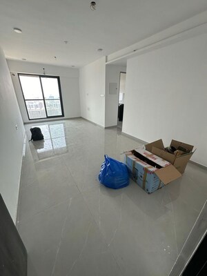 Room in 2 BHK Apartment at Andheri West – for Rent