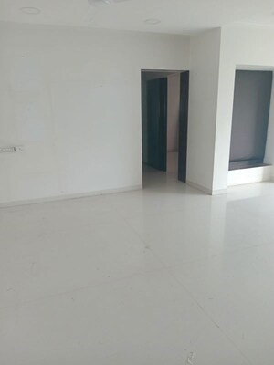 Room in 2 BHK Apartment at Andheri West – for Rent