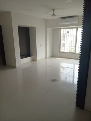 Room in 2 BHK Apartment at Andheri West – for Rent