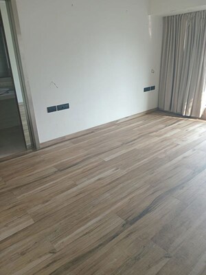 Room in 3 BHK Apartment at Sai Darshan CHS Andheri West, Andheri West – for Rent