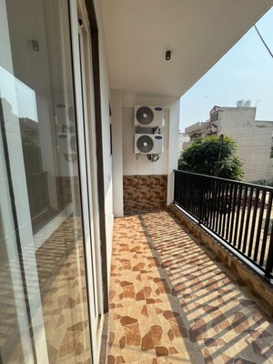 Balcony in 2 BHK Builder Floor at Sector 31 – for Rent