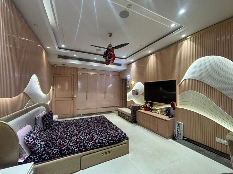 Bedroom, mahagun-marvella 5 Bedroom 5600 Sq.Ft. Apartment In Sector 78 Noida 10784731