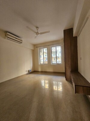 Room in 4 BHK Apartment at Emaar Emerald Floors, Sector 65 – for Rent