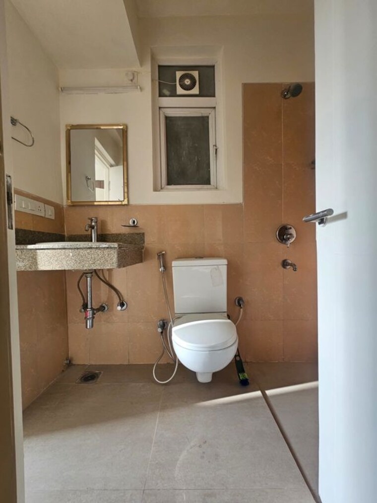 Bathroom, emaar-emerald-floors 4 Bedroom 1975 Sq.Ft. Apartment In Sector 65 Gurgaon 10784754