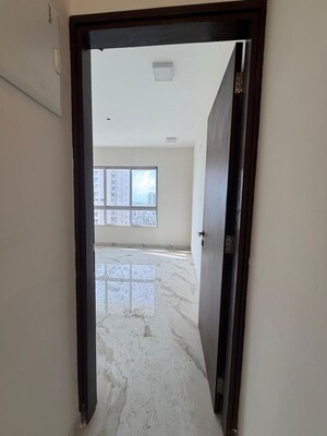 Room in 3 BHK Apartment at Dotom Isle, Malad West – for Rent