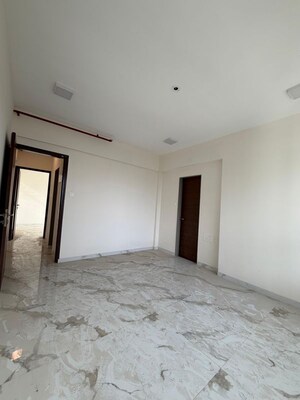 Room in 3 BHK Apartment at Dotom Isle, Malad West – for Rent