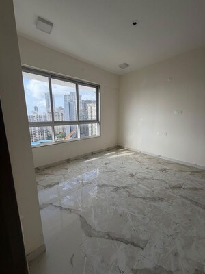 Room in 3 BHK Apartment at Dotom Isle, Malad West – for Rent
