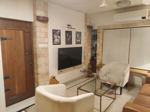 Room in 2 BHK Apartment at Andheri West – for Rent