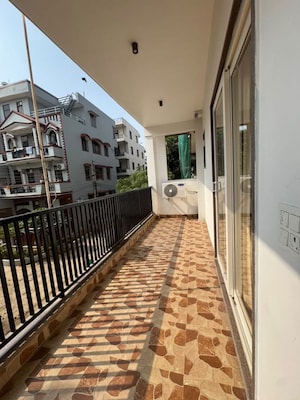Balcony in 2 BHK Builder Floor at Sector 48 – for Rent