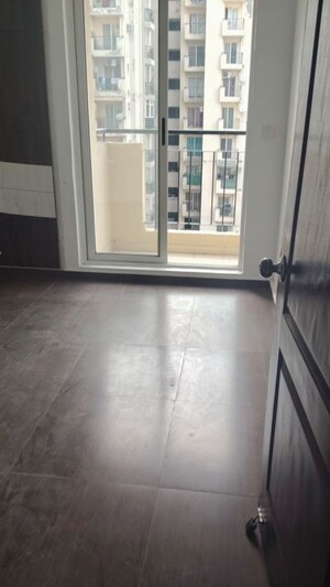 Room in 2 BHK Apartment at Aditya World City, Shahpur Bamheta – for Sale