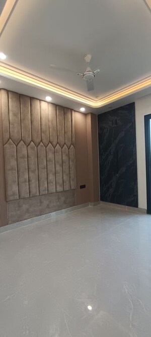 Room in 3 BHK Builder Floor at BPTP District 3, Sector 85 – for Sale