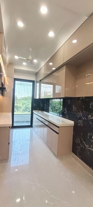Kitchen in 3 BHK Builder Floor at BPTP District 3, Sector 85 – for Sale
