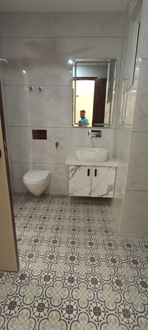 Bathroom in 3 BHK Builder Floor at BPTP District 3, Sector 85 – for Sale