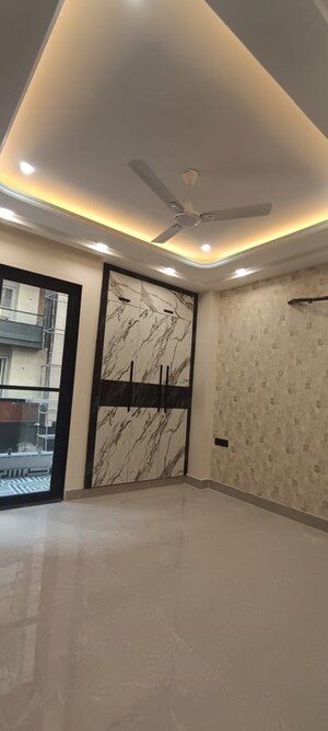 Room in 3 BHK Builder Floor at BPTP District 3, Sector 85 – for Sale