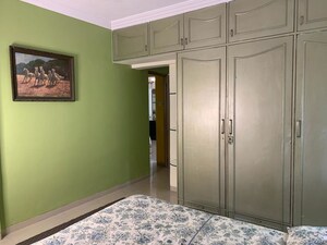 Room in 2 BHK Apartment at New Harshvardhan, Andheri West – for Rent