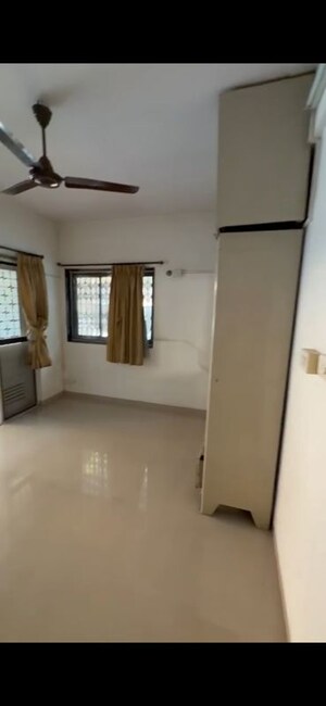 1 BHK Apartment For Rent in Dadar West