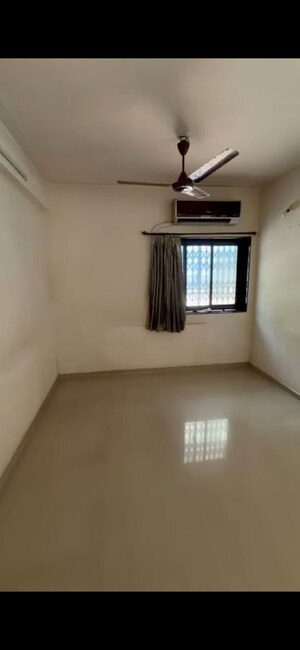 Room in 1 BHK Apartment at Dadar West – for Rent