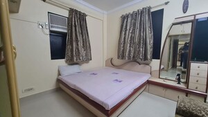 Bedroom in 2 BHK Apartment at Ratnakar Apartment Mumbai, Andheri West – for Rent