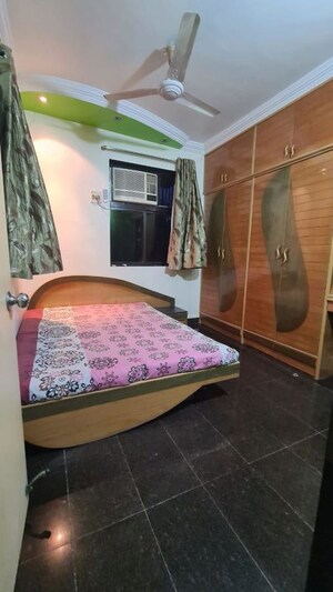 Bedroom in 2 BHK Apartment at Ratnakar Apartment Mumbai, Andheri West – for Rent