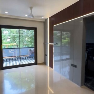 Room in 4 BHK Builder Floor at Uppal Southend, Sector 49 – for Rent