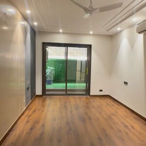 Room in 4 BHK Builder Floor at Uppal Southend, Sector 49 – for Rent
