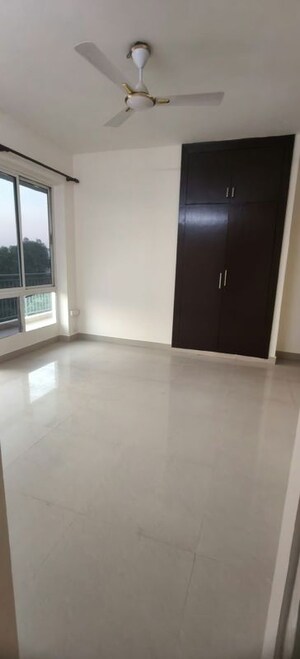 Room in 3.5 BHK Apartment at Bestech Park View City 2, Sector 49 – for Rent