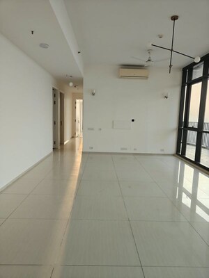 Room in 4 BHK Apartment at Ireo Skyon, Sector 60 – for Rent
