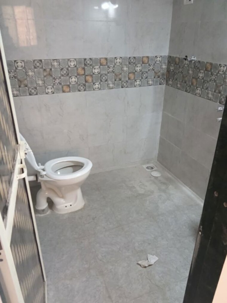 Bathroom, akanksha-chs-prabhadevi 1 RK 240 Sq.Ft. Apartment In Prabhadevi Mumbai 10784804