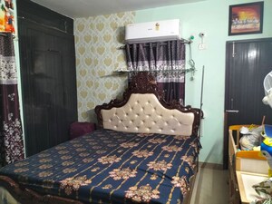 Bedroom in 3 BHK Apartment at Morabadi – for Rent
