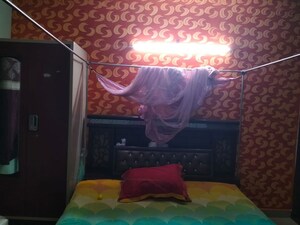 Bedroom in 3 BHK Apartment at Morabadi – for Rent