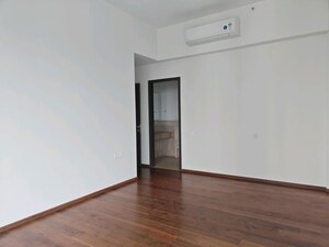 Room in 3 BHK Apartment at Piramal Aranya, Byculla – for Sale