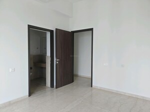 Room in 3 BHK Apartment at Piramal Aranya, Byculla – for Sale
