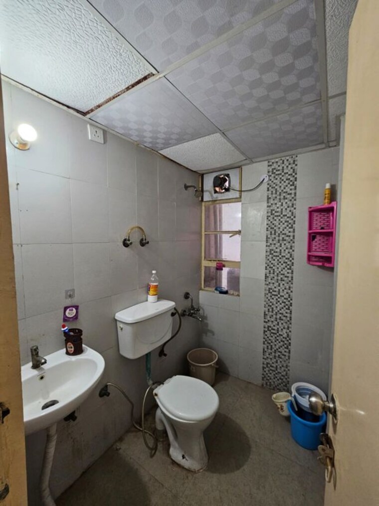 Bathroom, signature-global-signum-107 2 Bedroom 487 Sq.Ft. Apartment In Sector 107 Gurgaon 10784931