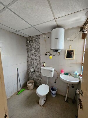 Bathroom in 2 BHK Apartment at Signature Global Signum 107, Sector 107 – for Rent